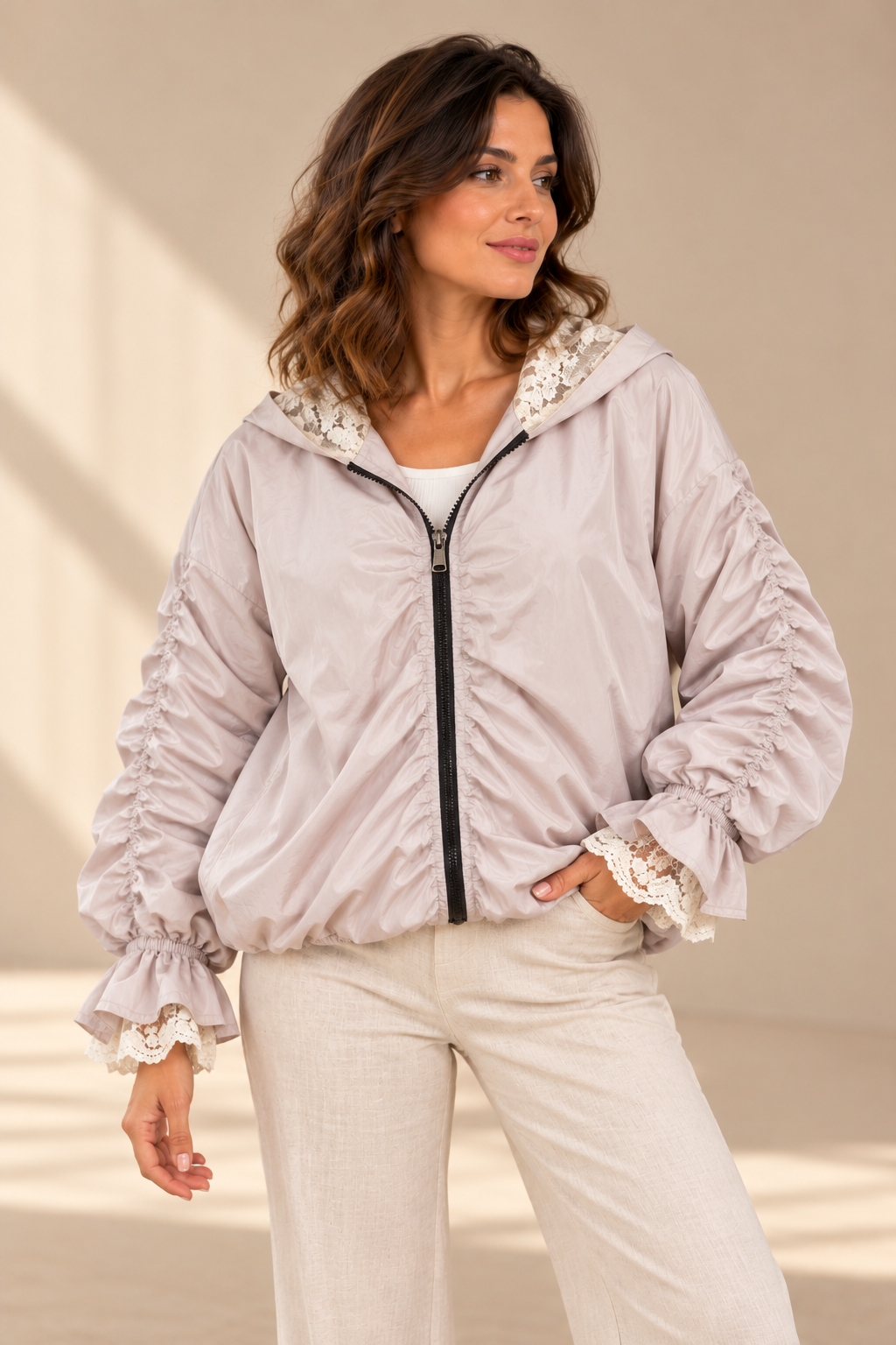 İTALYAN DANTEL DETAYLI RÜZGARLIK BEJ